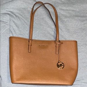 Brand new MK purse, never used, still has tag
